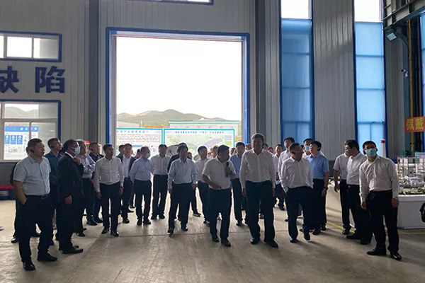 內蒙古自治區黨委常委、通遼市委書記孟憲東攜考察團到一諾環境考察指導